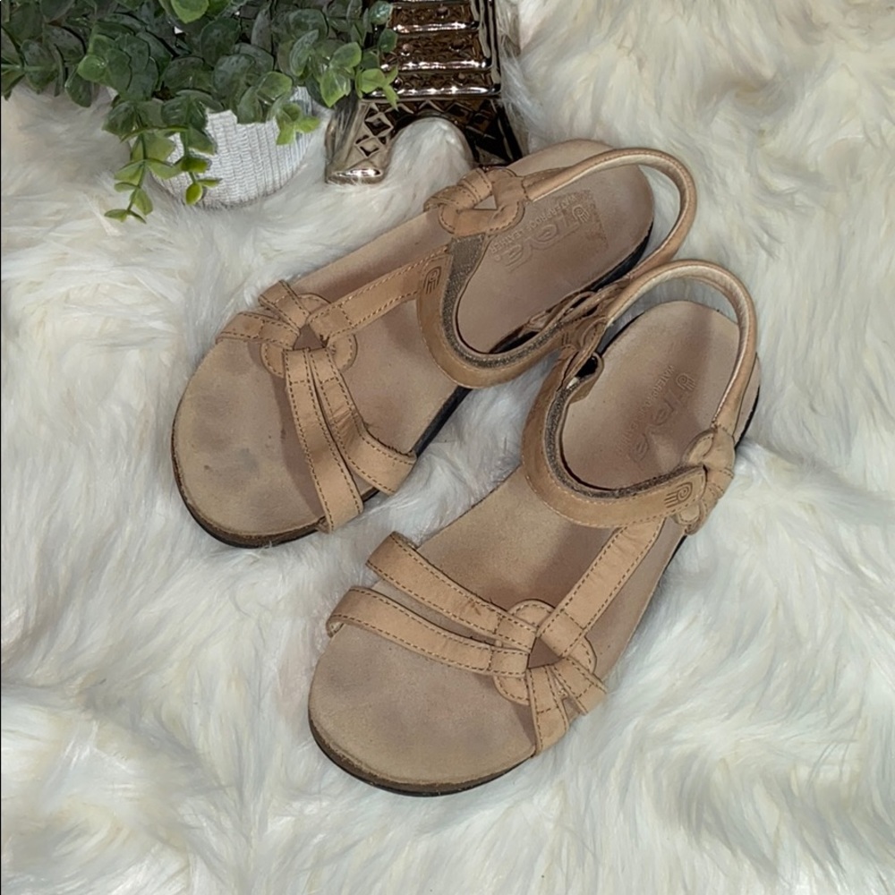 TEVA Ventura Style Sandals/ Size 6.5